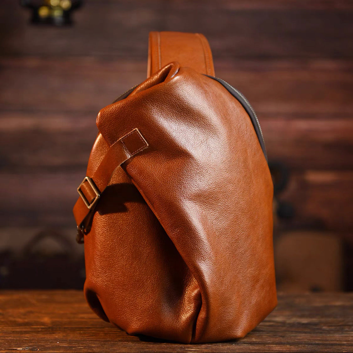 李記 | 原創真皮手工 | 復古め植鞣皮騎行し胸背包6756號