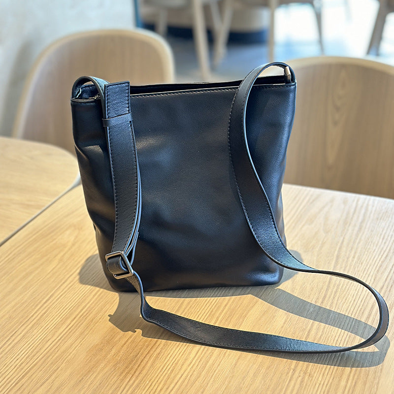 Li Ji |. กระเป๋าสะพายหนังนุ่มลำลองสไตล์ญี่ปุ่น No.24011