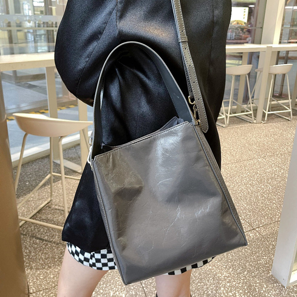 Li Ji | Original handmade genuine leather | Light luxury oil wax leather high-end bucket bag No. 5226