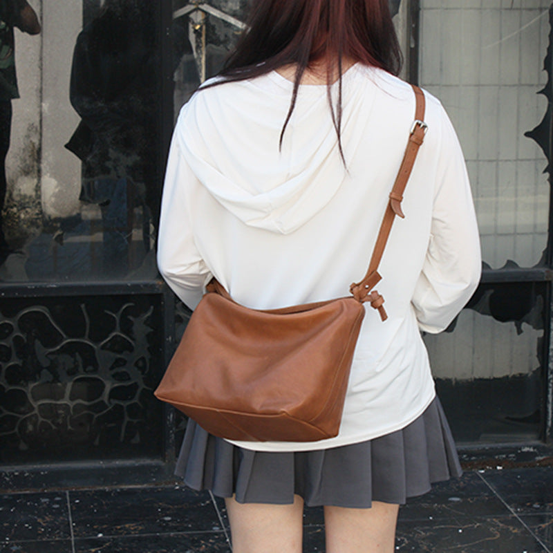 李記 | 原創手工真皮 | 韓版で簡約設計の斜唄包61820號