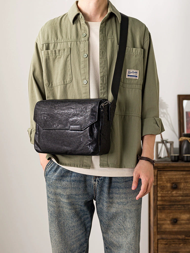 李記 | 原創手工真皮 | 毫無累贅感~植鞣皮い郵差包A017號