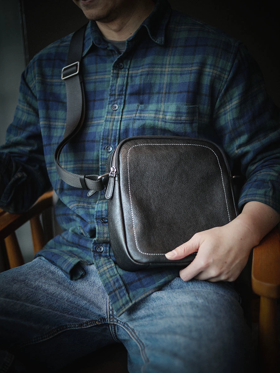 李記 | 原創手工真皮 | 幾何立體時髦感~休閒斜唄包A6850號