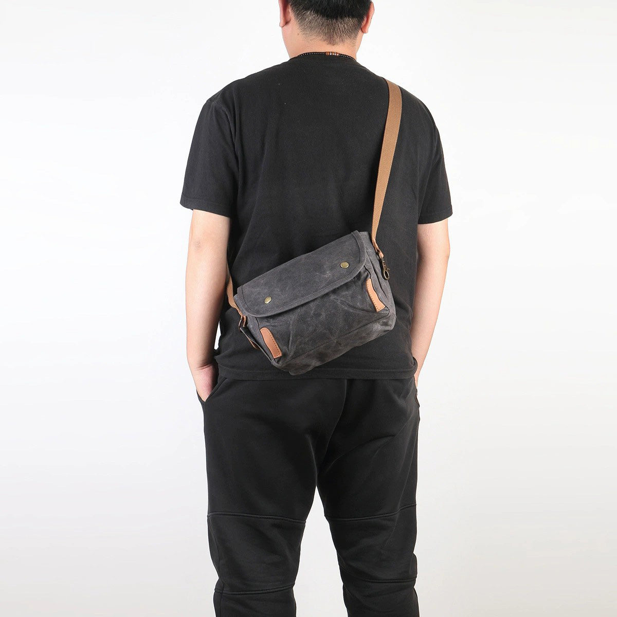 Li Ji | Original handmade leather | Ami waterproof canvas messenger bag ds128