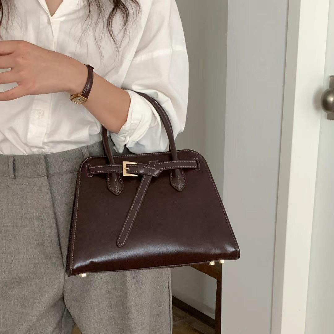 Li Ji | Original handmade genuine leather | Shell handbag with natural shape and texture leather No. m7930