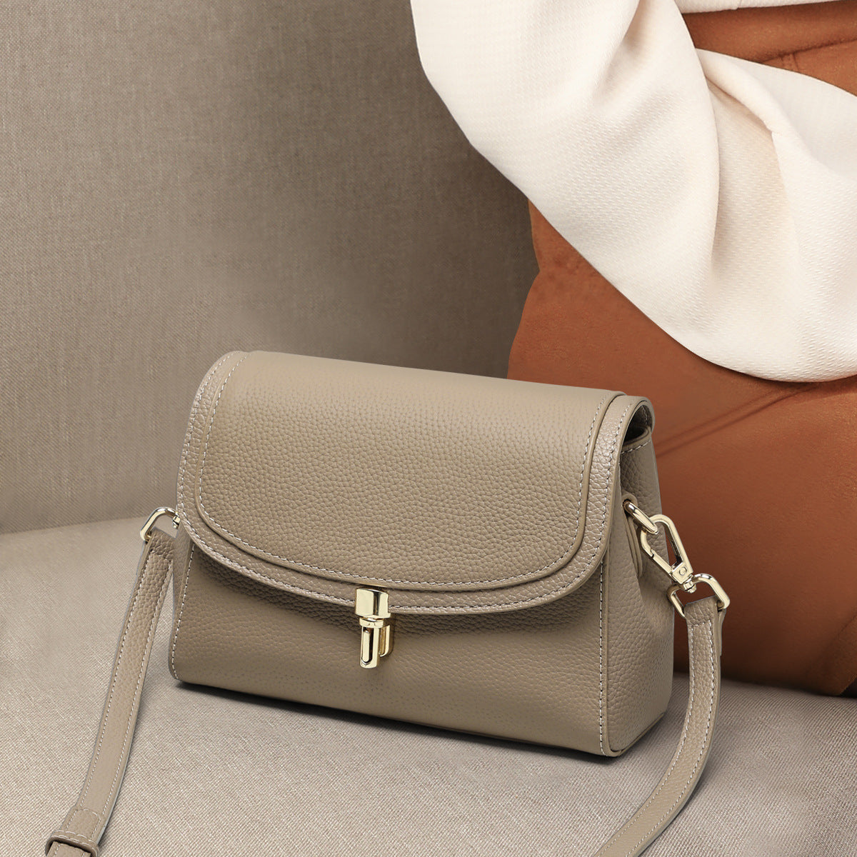 Li Ji |. หนังแท้ทำมือ |. กระเป๋าเป้ข้างเนื้อดี ใส่สบาย No.V90869