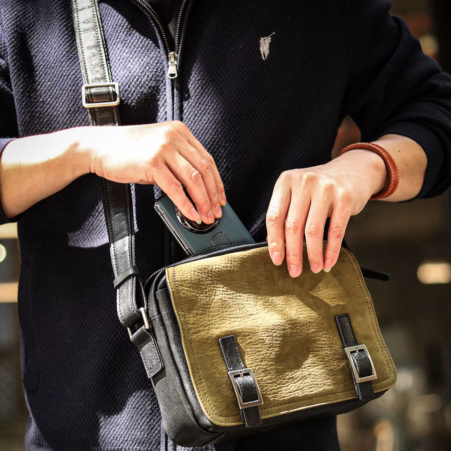 李記 | 原創手工真皮 | 2種類の牛革う磨砂斜唄包a8566號