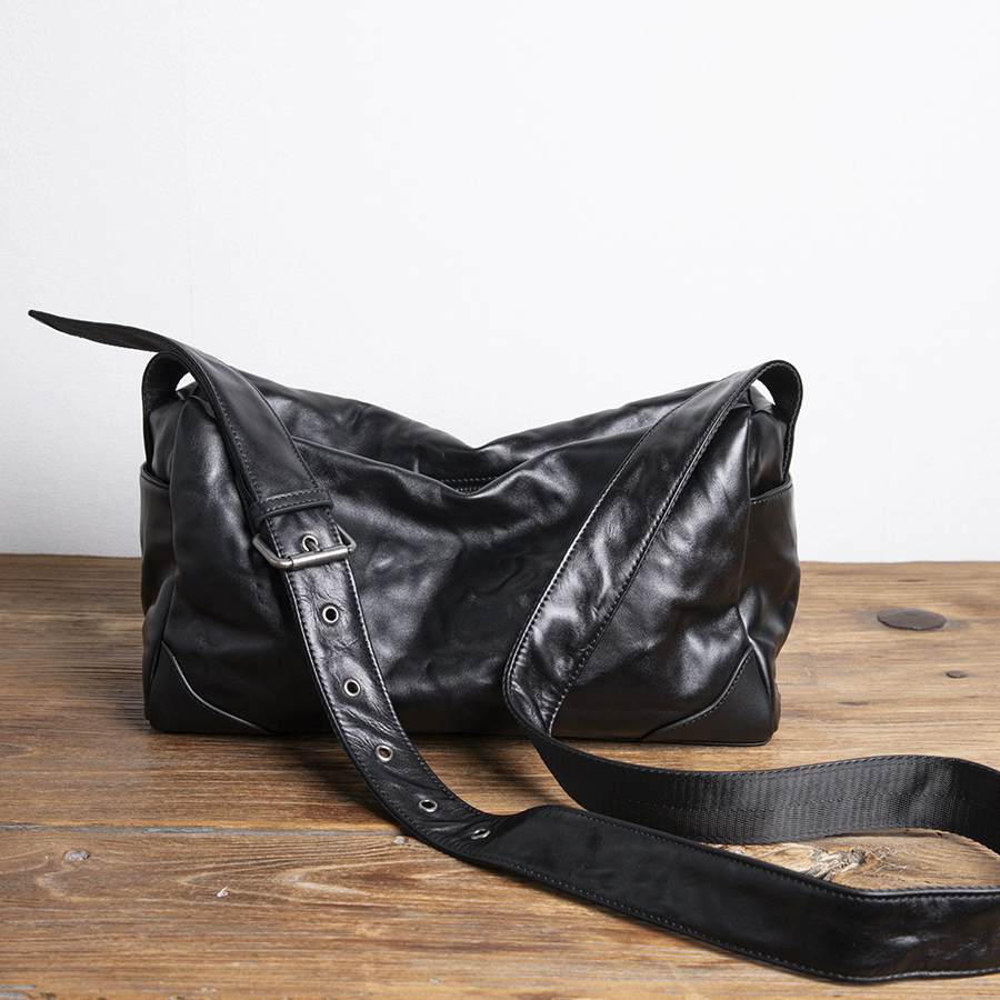 李記 | 原創手工真皮 | 帶點微潮隨性の斜唄包B852號