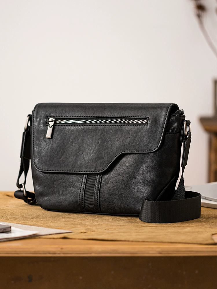 李記 | 原創手工真皮 | 酷帥設計款~軟牛皮斜唄包hj8942號