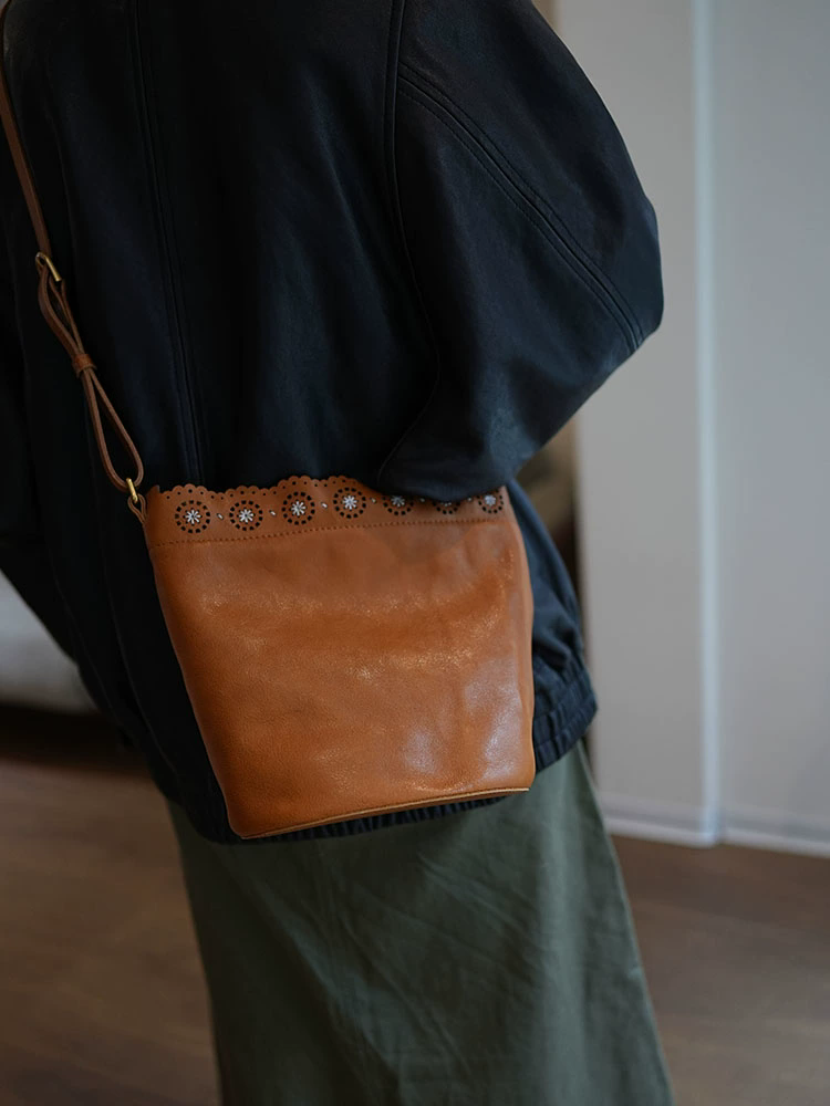 李記 | 原創手工真皮 | 高級感鏤空の斜唄包ms0259號