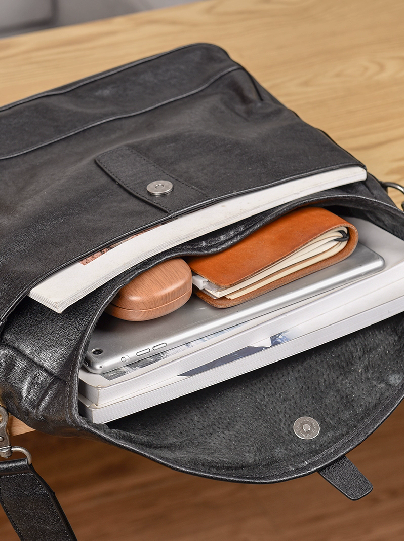 李記 | 原創手工真皮 | 休閒好背大容量の斜唄包ys241號