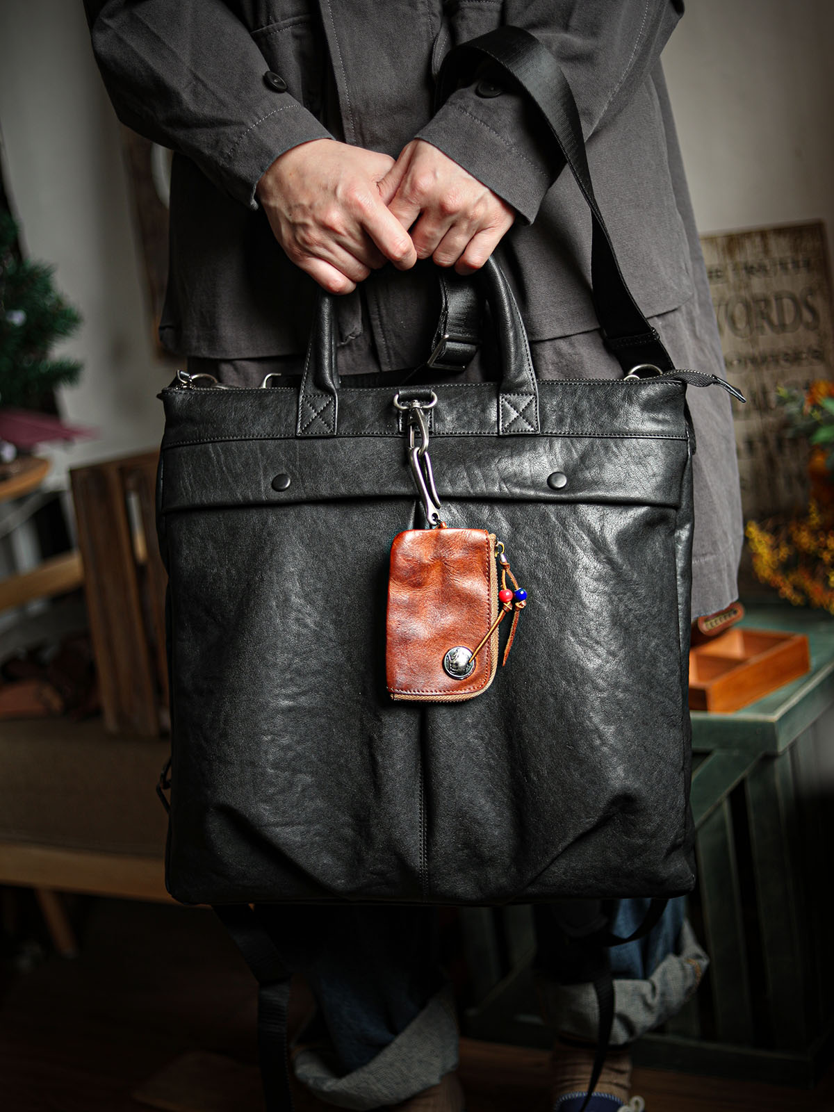 Li Ji | Original handmade genuine leather | Large tailored leather briefcase Japanese style heavy industry motorcycle helmet bag No. 8915