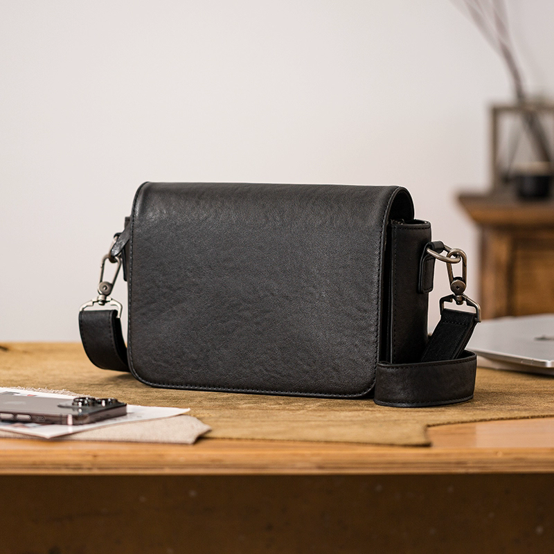 李記 | 原創手工真皮 |  隨便搭配都很好看の斜唄包0758號