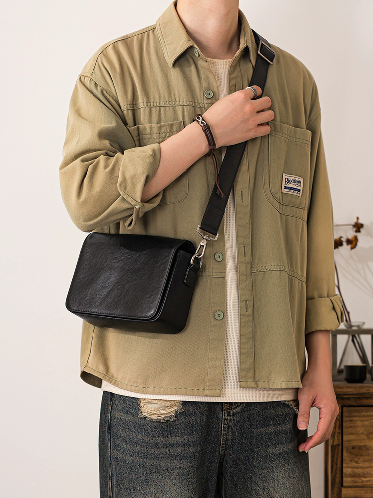 李記 | 原創手工真皮 |  隨便搭配都很好看の斜唄包0758號