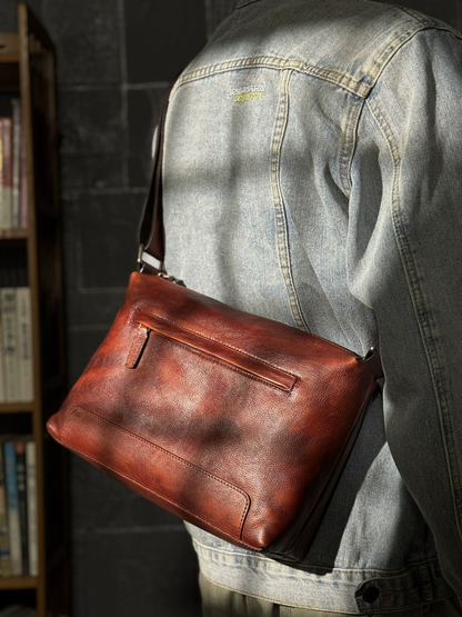李記 | 原創手工真皮 | 厳選牛革が紋理清晰ら斜唄包1133號