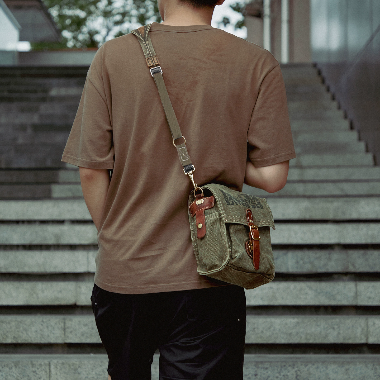 李記 | 原創手工真皮 | 隨手一搭穿出鬆弛感の戶外小包14026號