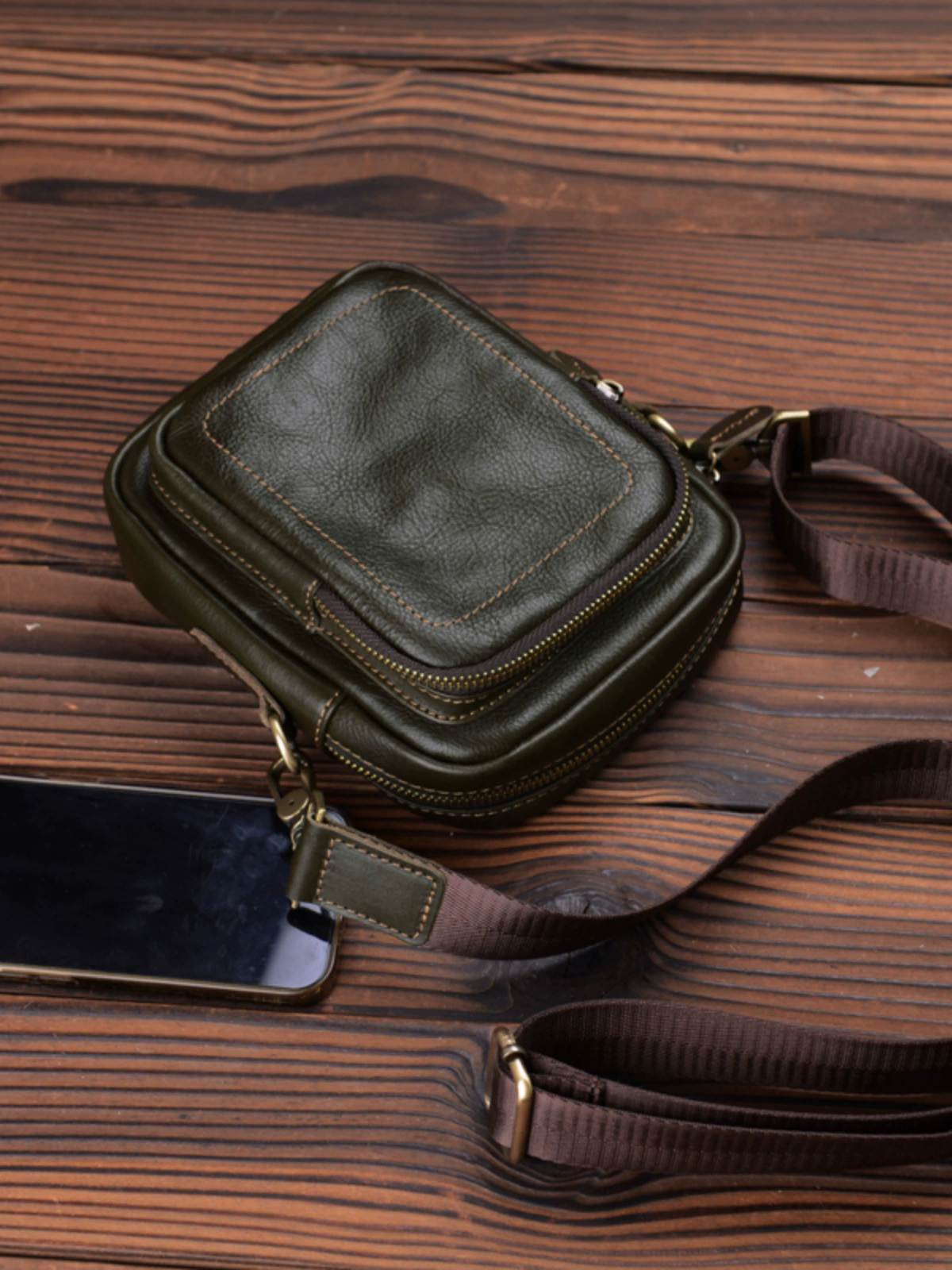 李記 | 原創真皮手工 | 很輕便復古の小方包172號