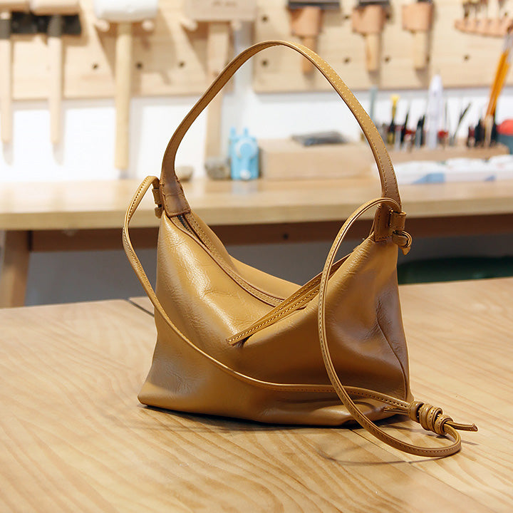 Li Ji | Original handmade genuine leather | Vintage waxed leather and personalized style saddle bag No. 1816 