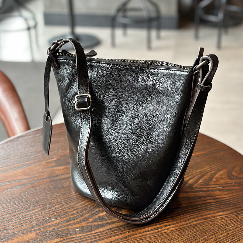 李記 | 原創手工真皮 | 日系り復古質感の斜唄包23016號