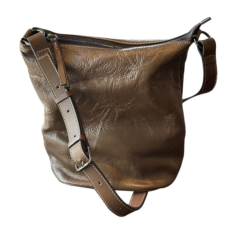 李記 | 原創手工真皮 | 手抓み紋様頭層牛革バッグ水桶包23032號