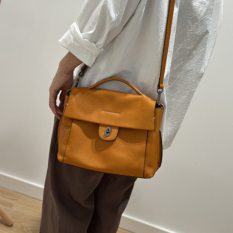 Li Ji | Original handmade genuine leather | European and American first-layer tree paste leather messenger bag No. 24023 