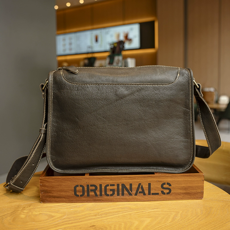 李記 | 原創手工真皮 | 經典配色不挑衣の斜唄包240604號