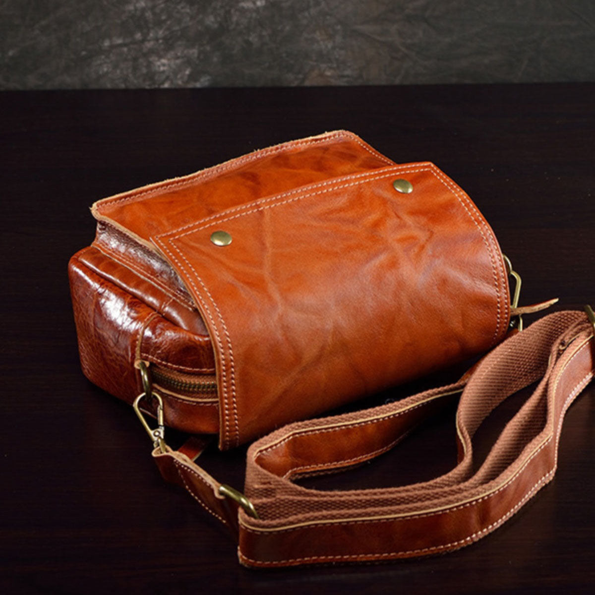 李記 | 原創手工真皮 | 韓版が手作業で街頭斜唄包24D46號