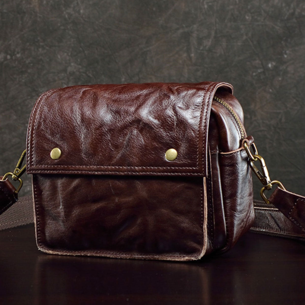 李記 | 原創手工真皮 | 韓版が手作業で街頭斜唄包24D46號