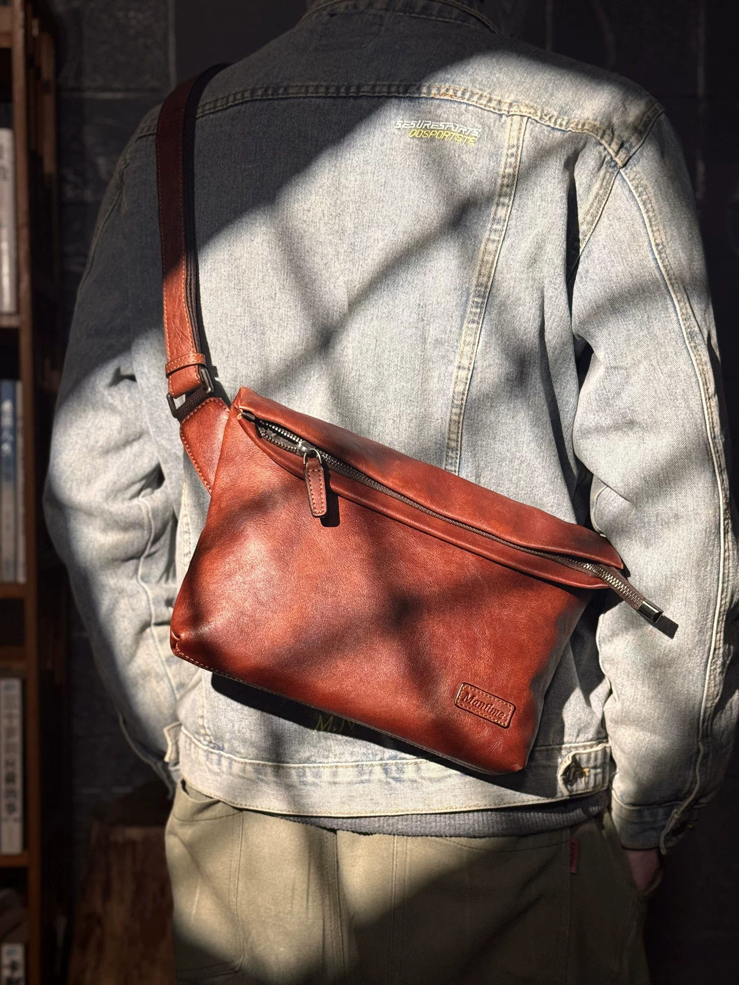 李記 | 原創手工真皮 | 純色設計の休閒斜唄包5585號