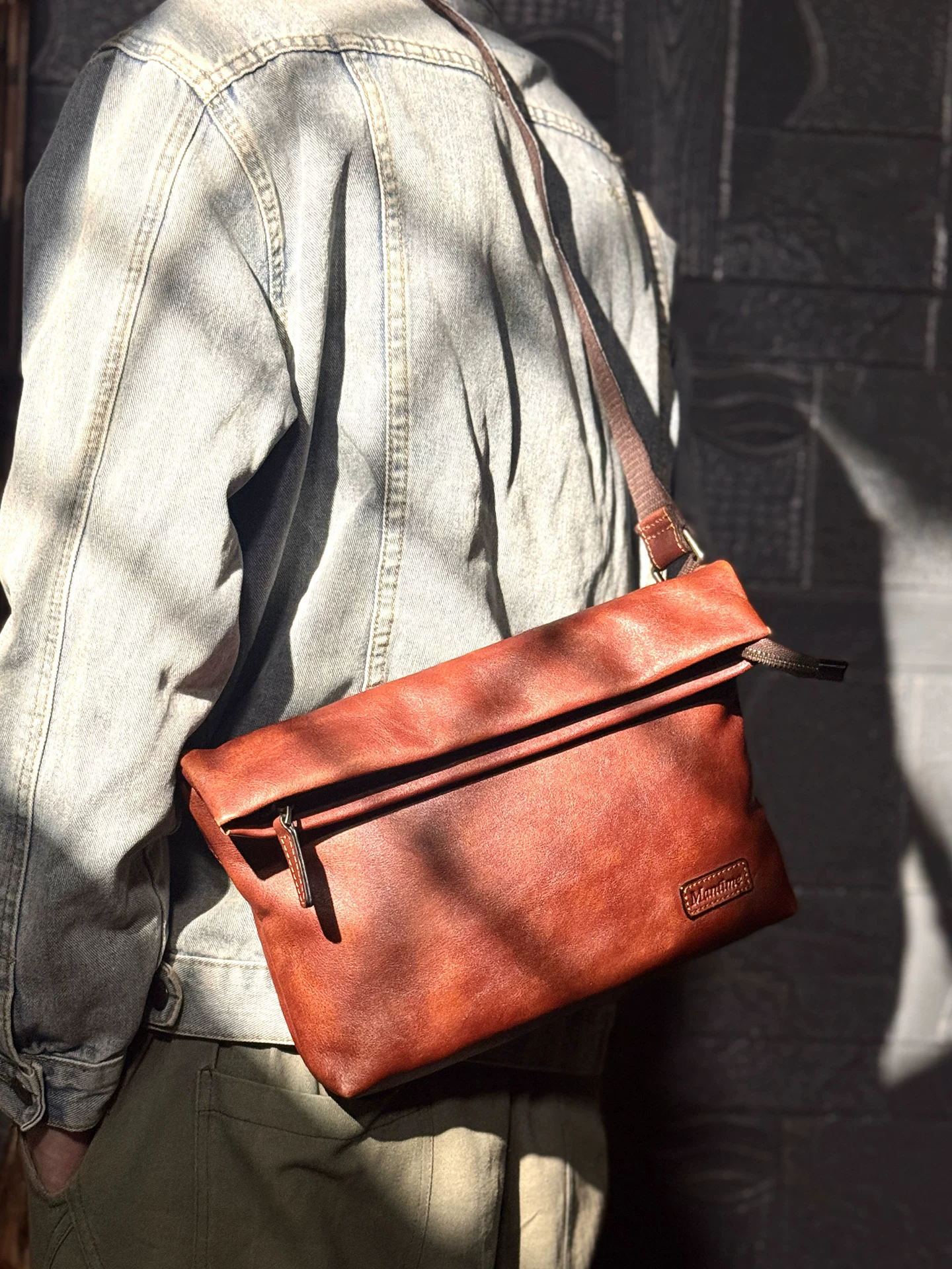 李記 | 原創手工真皮 | 純色設計の休閒斜唄包5585號