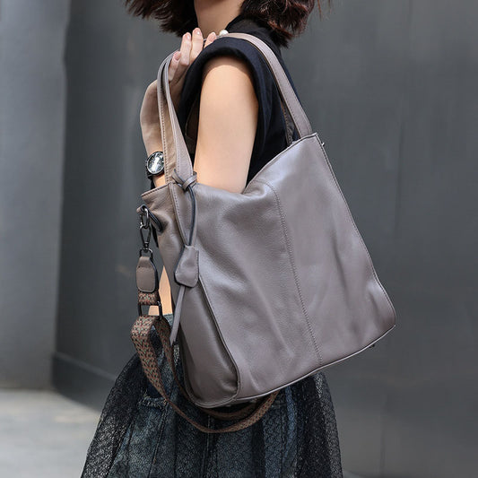 Li Ji | Original handmade leather | Solid color simple cow leather and soft leather handbag No. 6833 