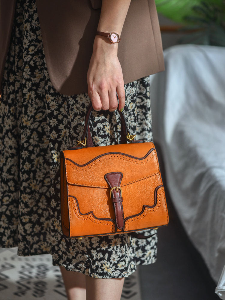 李記 | 原創手工真皮 | 英倫復古の雕花撞色斜唄包8314號