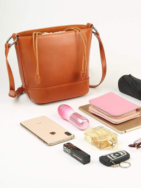 李記 | 原創手工真皮 | 天然で革グ日系い抽繩水桶包90233號