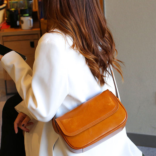 Li Ji | Original handmade genuine leather | Simple で気前のcow leather raw ground を small square bag No. 9252 