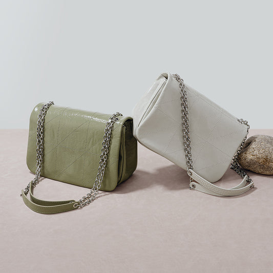 Li Ji |. หนังแท้ทำมือ |. กระเป๋าหนังแว็กซ์ชั้นแรก โซ่เพชร No. 9708 