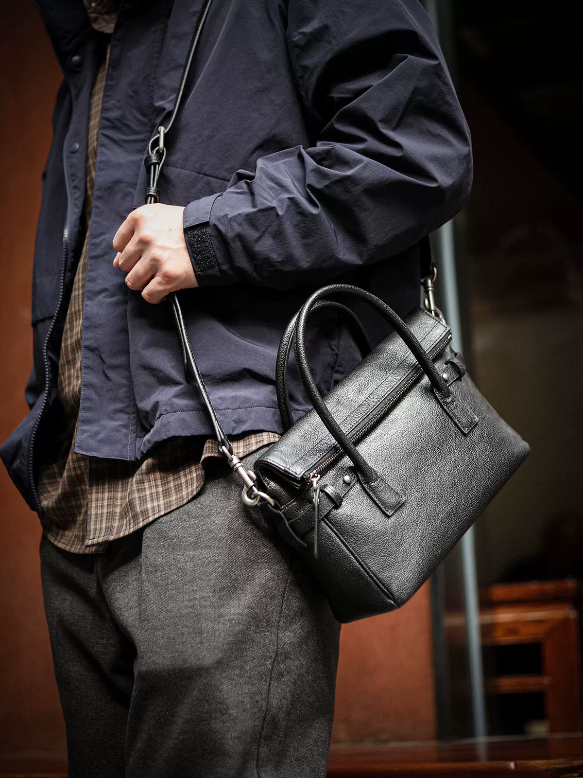 李記 | 原創手工真皮 | 多機能ハ隨身斜唄包A6861號