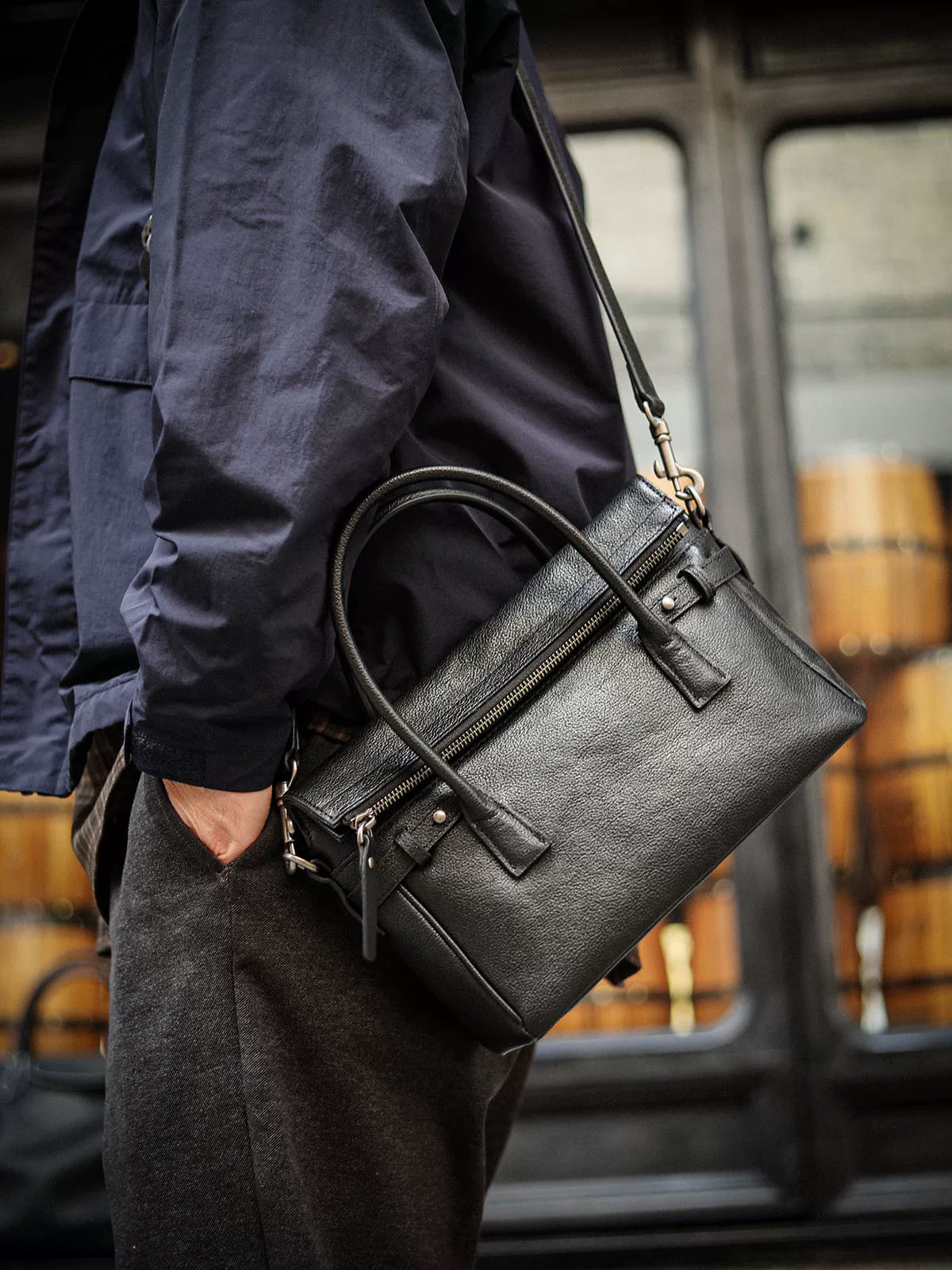 李記 | 原創手工真皮 | 多機能ハ隨身斜唄包A6861號