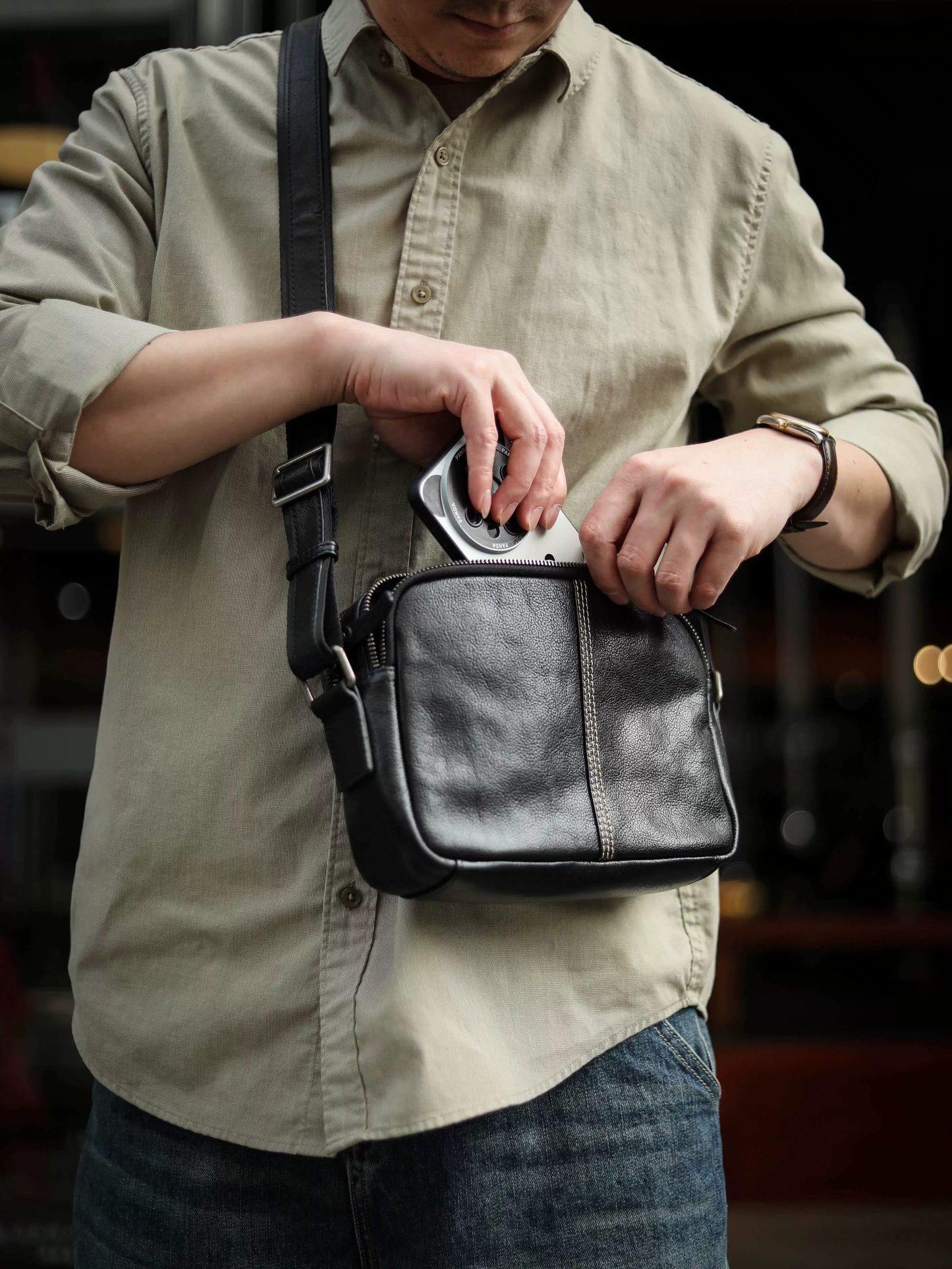 李記 | 原創手工真皮 | 背起來舒服又不失利落の斜唄包A8254號