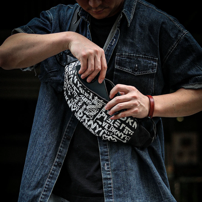 李記 | 原創手工真皮 | 怎麼背都减齡百搭の塗鴉胸包A8297號