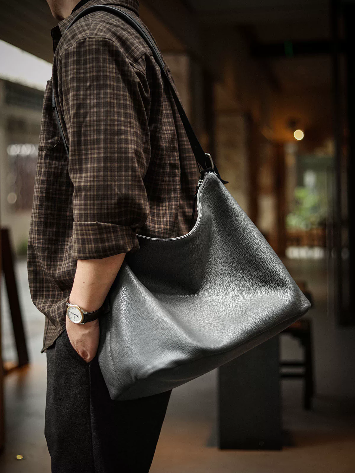 李記 | 原創手工真皮 | 質感超乎想像の大容量斜唄包A8317-2號