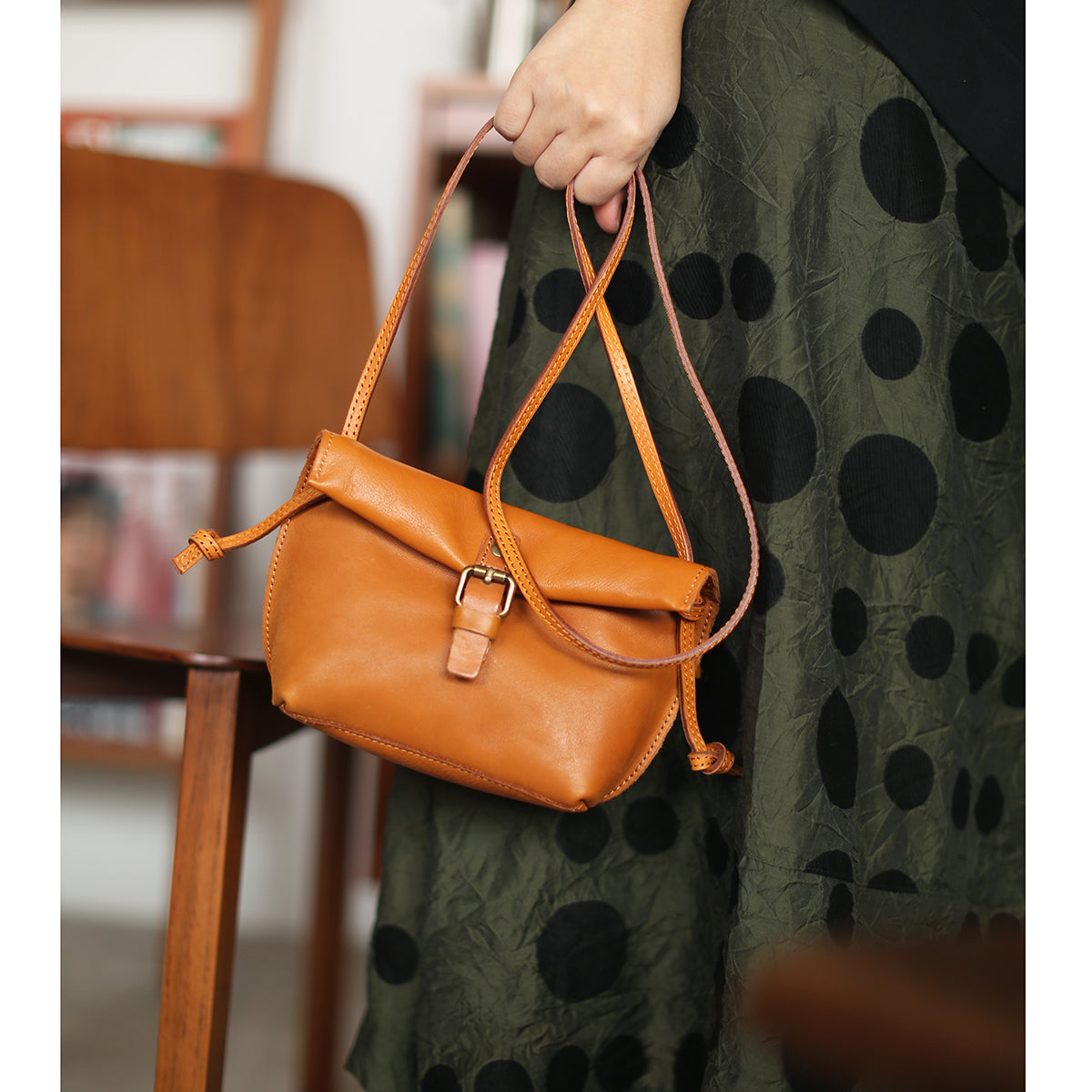 李記 | 原創手工真皮 | 鞣製職人技い復古し休閒小包斜唄包B468號