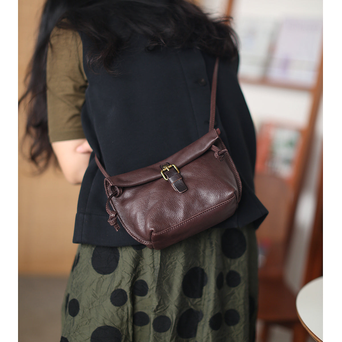 李記 | 原創手工真皮 | 鞣製職人技い復古し休閒小包斜唄包B468號