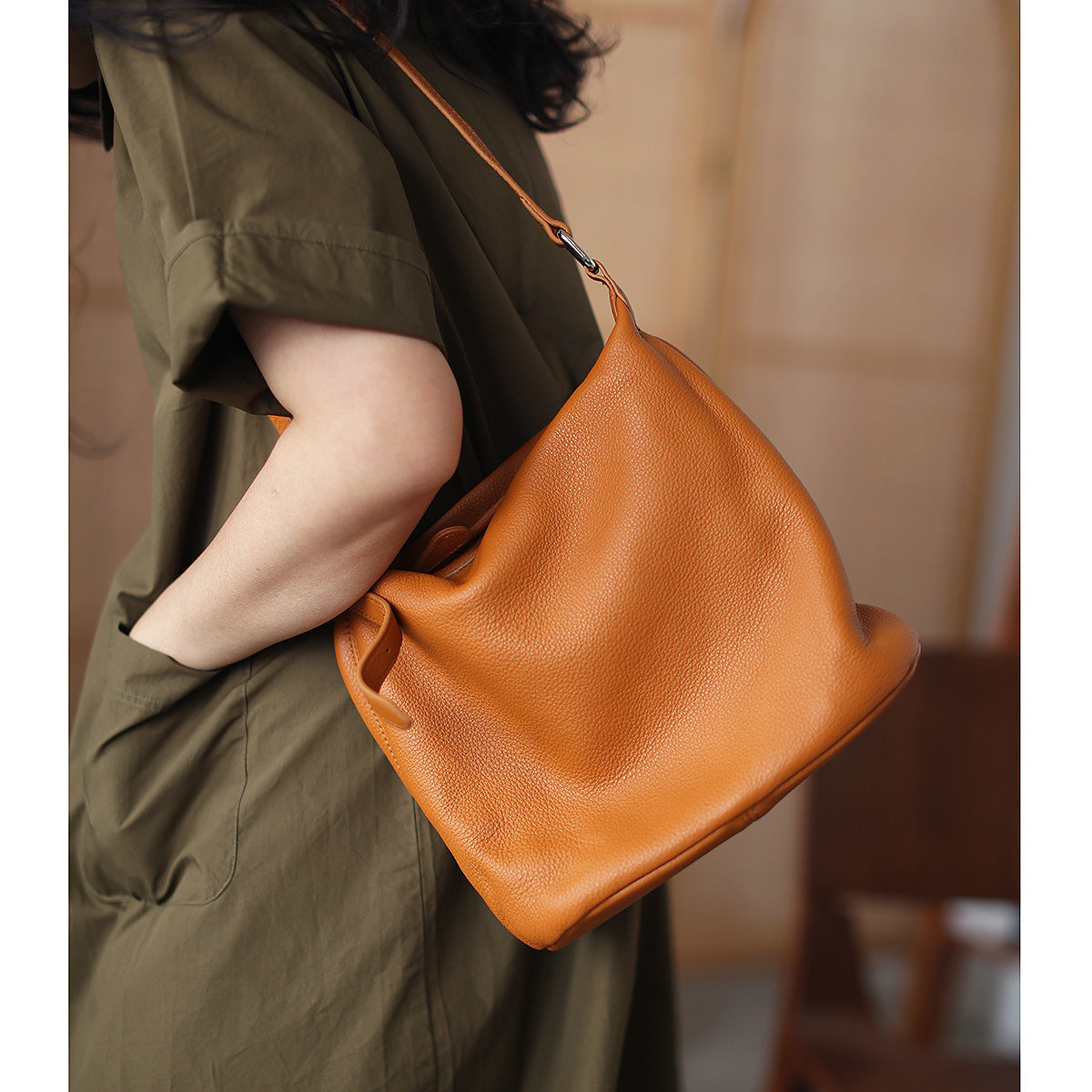Li Ji | Original handmade genuine leather | Japanese handmade solid color crossbody bag No. B472 