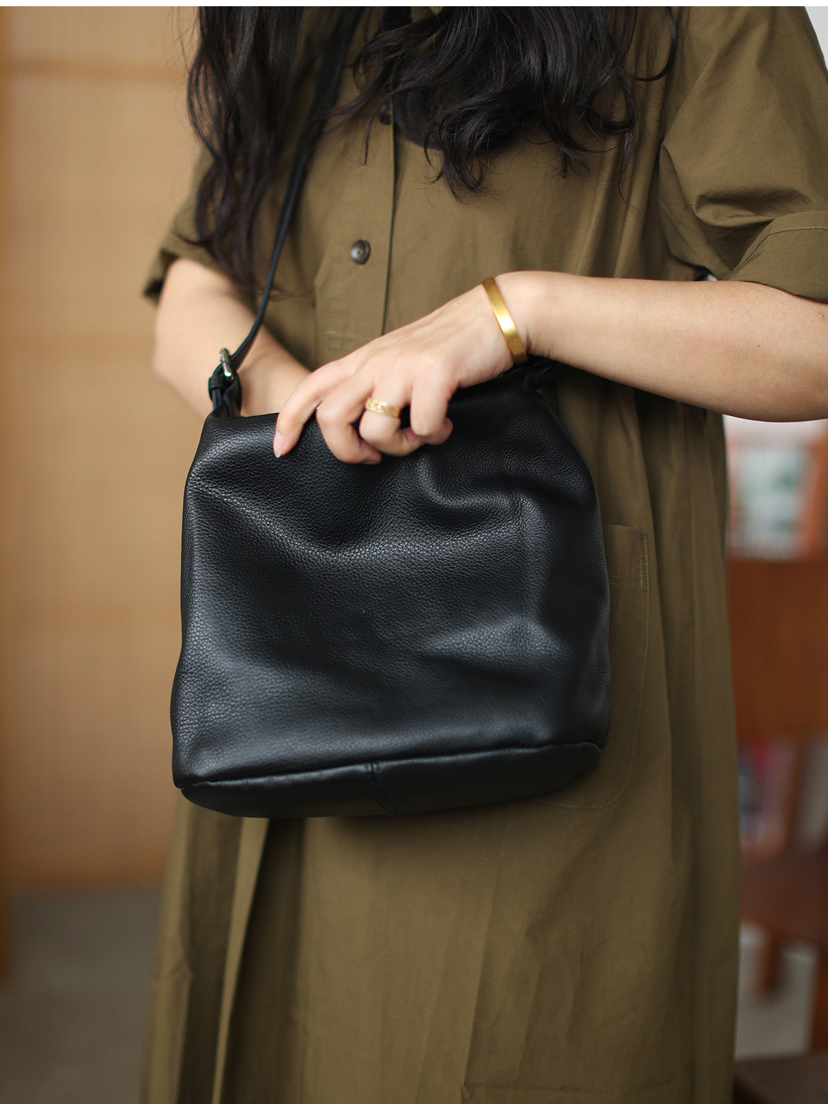 Li Ji | Original handmade genuine leather | Japanese handmade solid color crossbody bag No. B472 