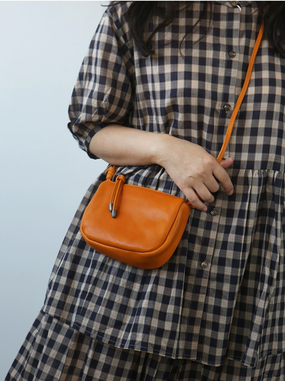 李記 | 原創手工真皮 | 手作製品の復古斜唄小包B637號