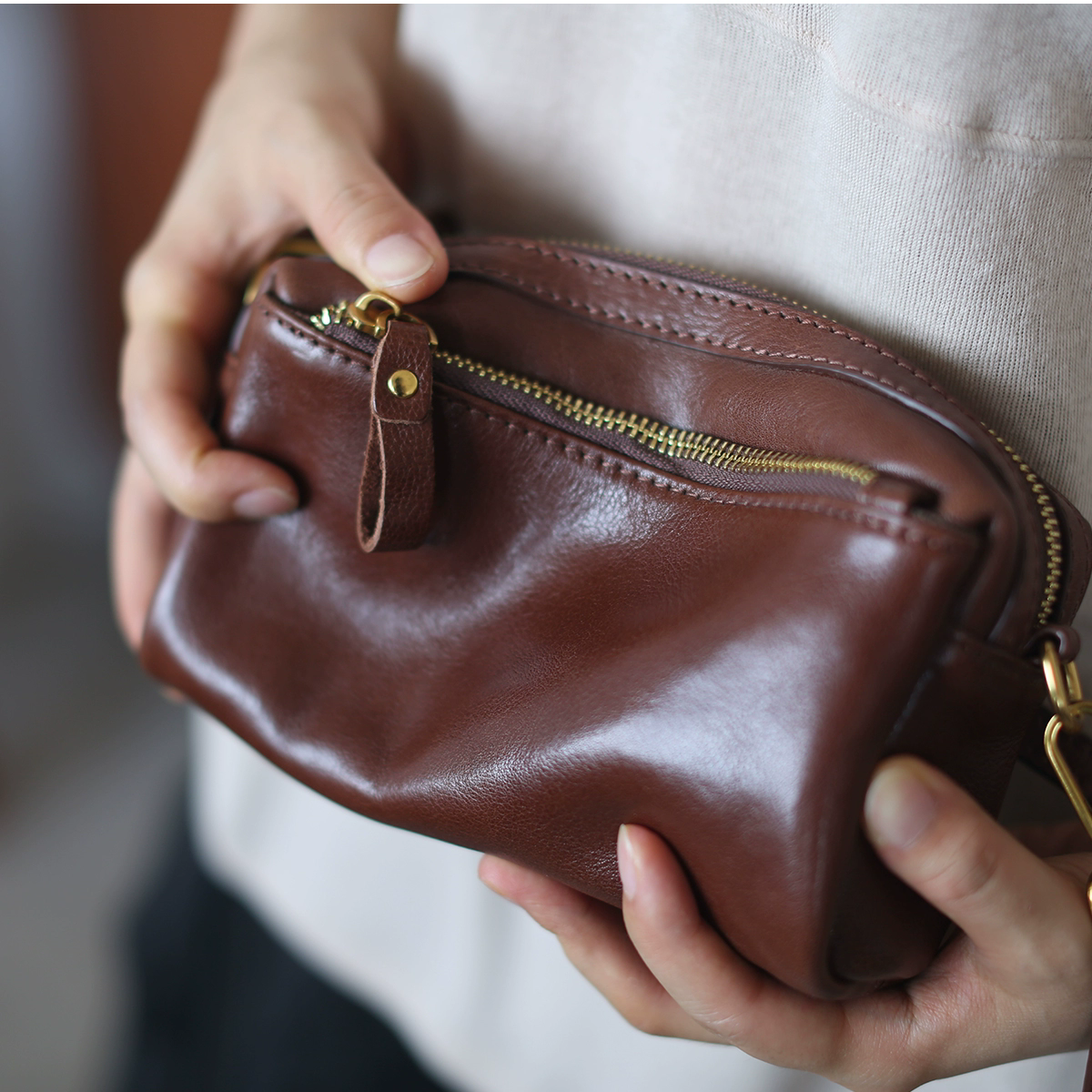 李記 | 原創手工真皮 | 日式經典設計の斜唄包cb495號