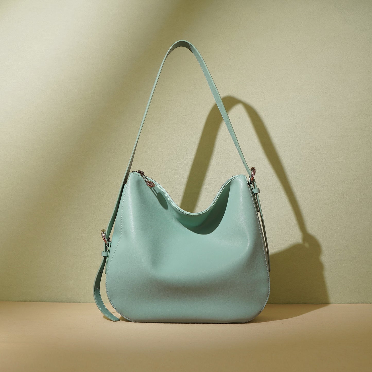 Li Ji | Original handmade genuine leather | Rich color, soft texture, commuter bag No. F9769A