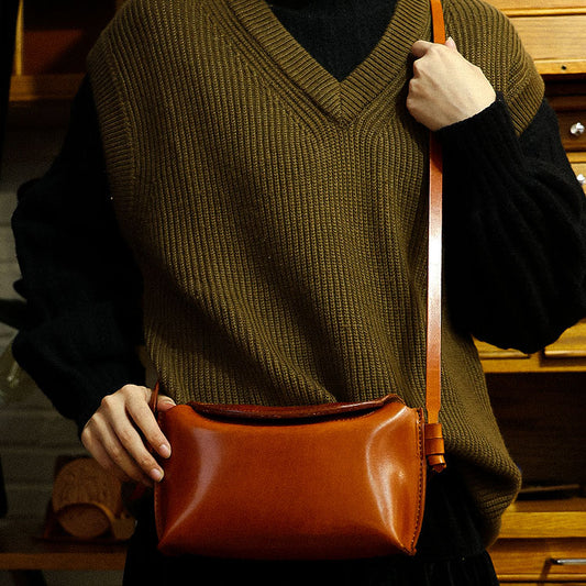 Li Ji | Original handmade genuine leather | Handmade cow leather unique design magnetic buckle cross-body bag No. KB1616 