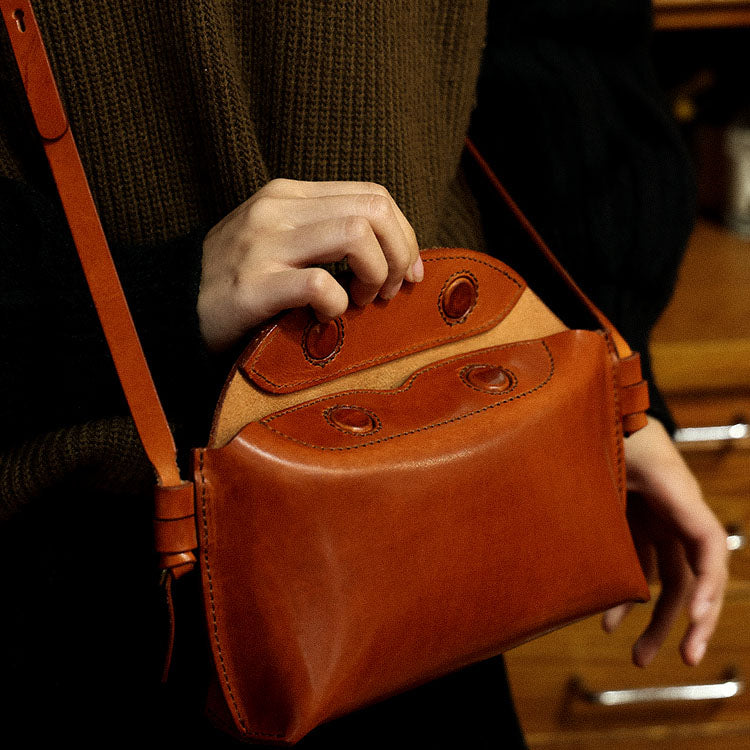 李記 | 原創手工真皮 | 手作り牛革け獨特設計の磁釦斜唄包KB1616號