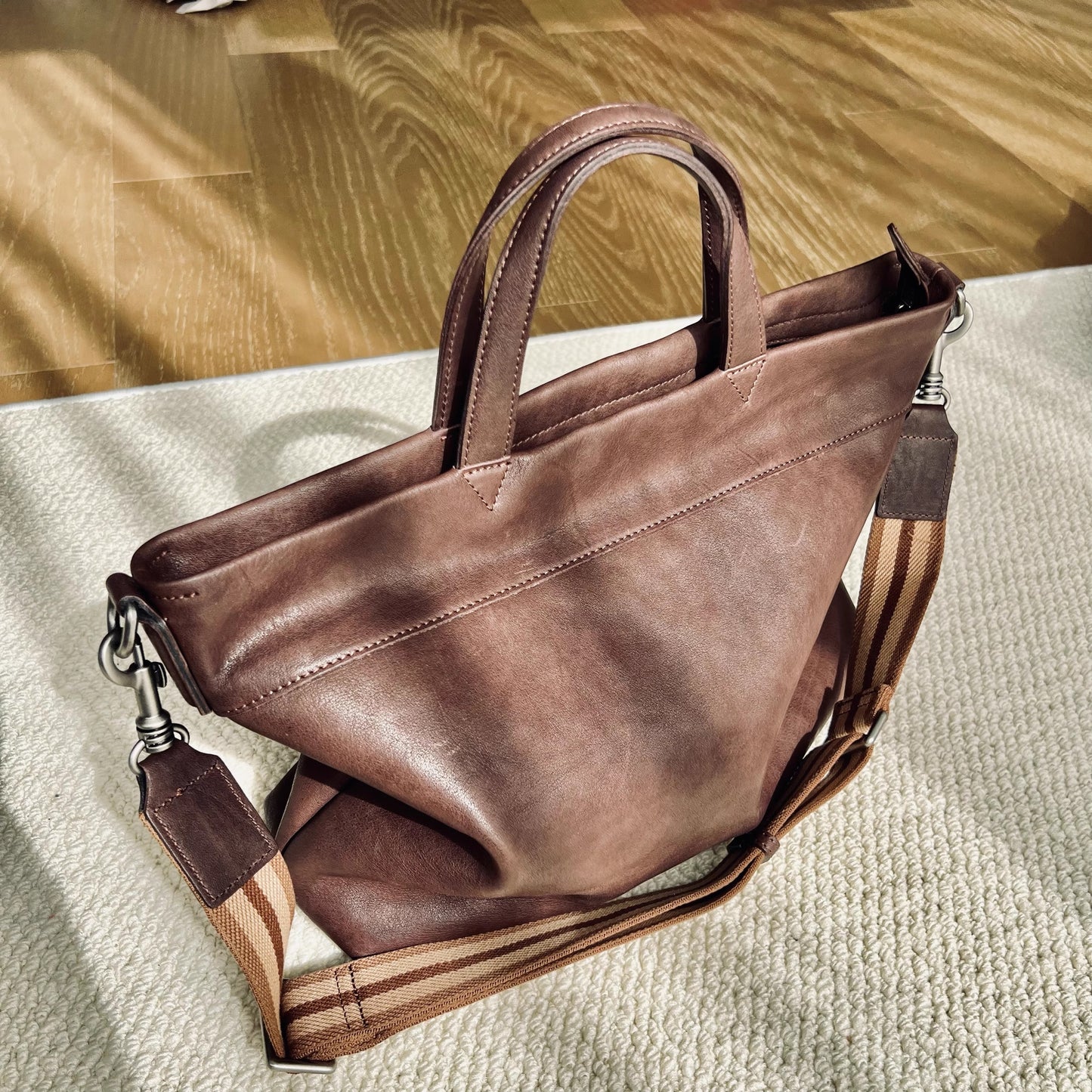 Li Ji | Original handmade genuine leather | Washed craftsmanship and relaxed retro shoulder bag No. 056633 