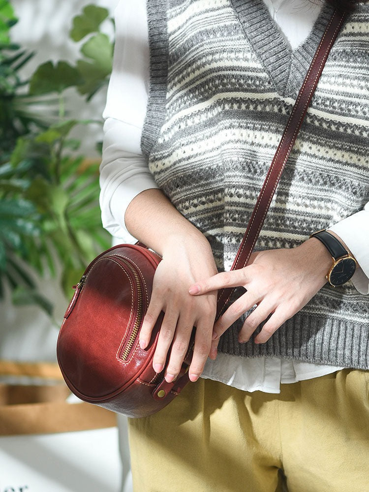 LEEEKEE | Original handmade | Vegetable tanned leather - Literary shoulder round box No. 7120S 
